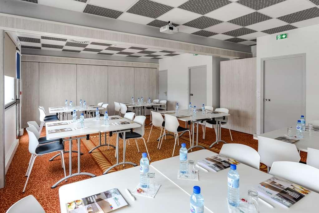 Brit Hotel Rennes Cesson Facilidades foto