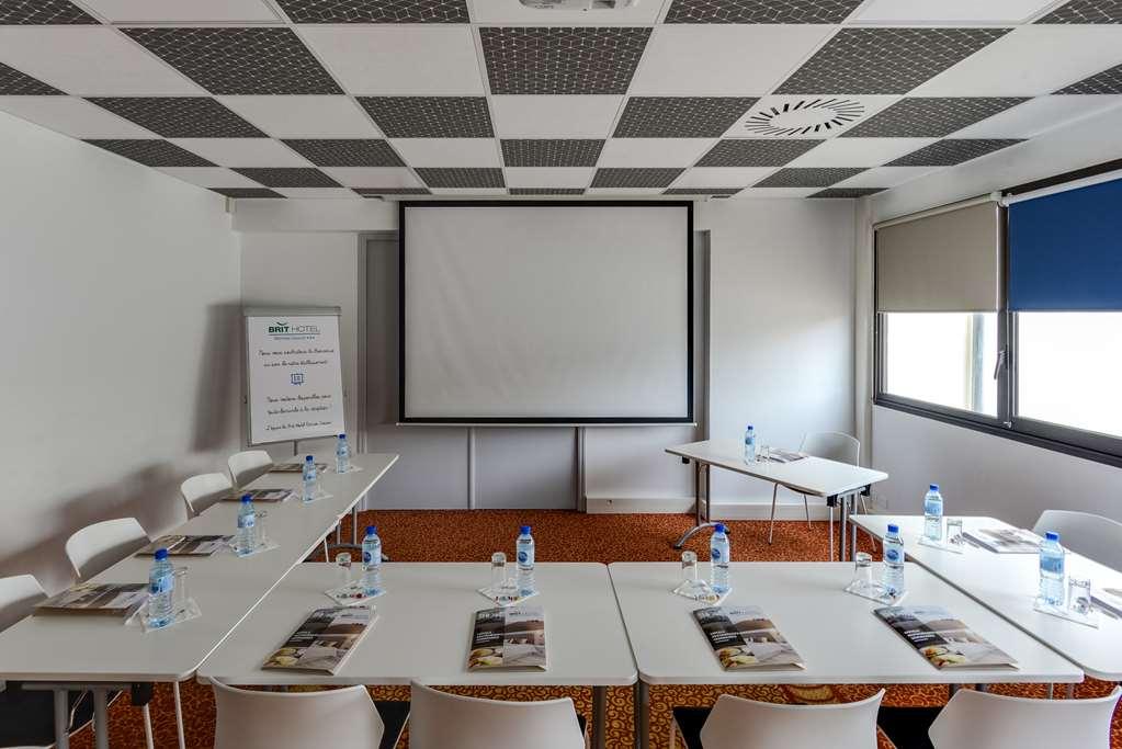Brit Hotel Rennes Cesson Facilidades foto