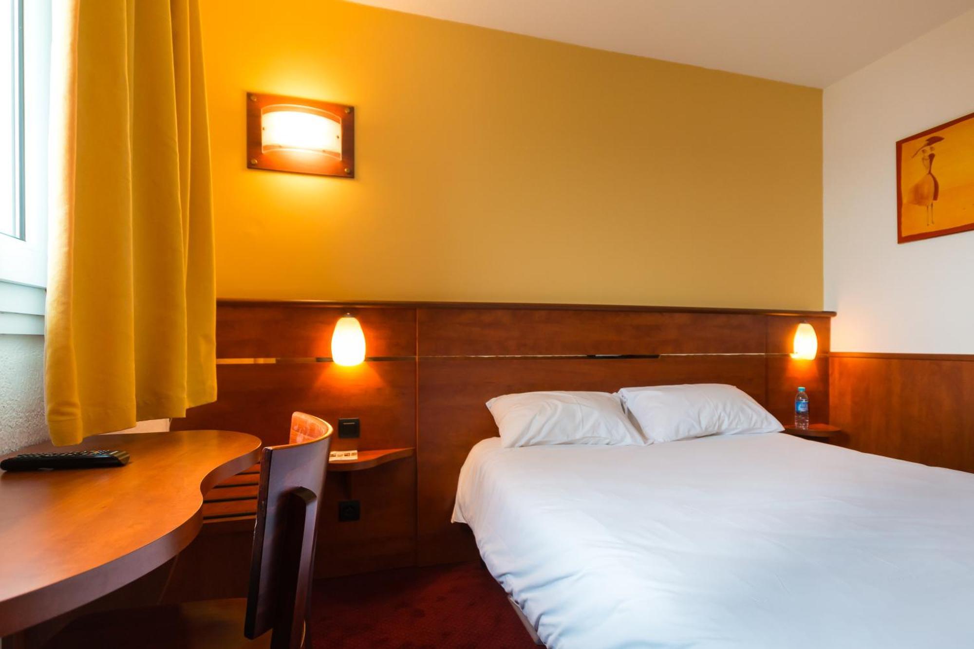 Brit Hotel Rennes Cesson Exterior foto